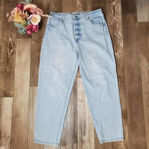 Celebrity Pink High-Waisted Light Wash Jeans Size 17/33